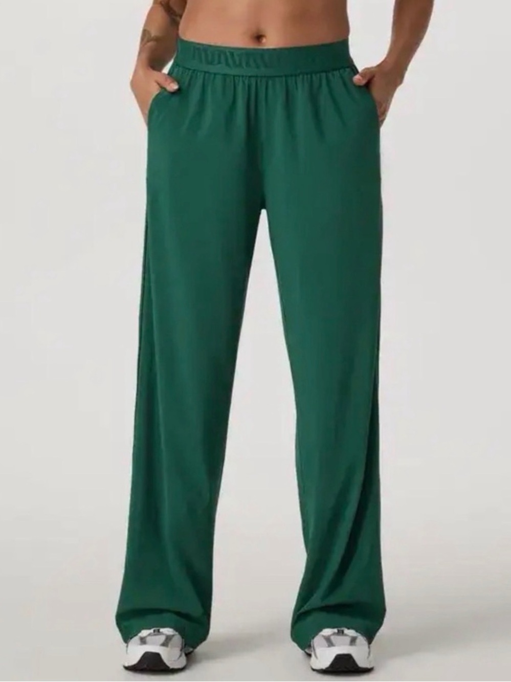 Vuori women’s veridian green pants